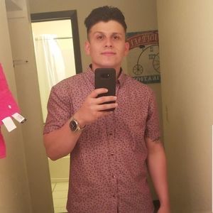 Meet your Posher, Levi